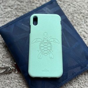 PELA IPHONE CASE